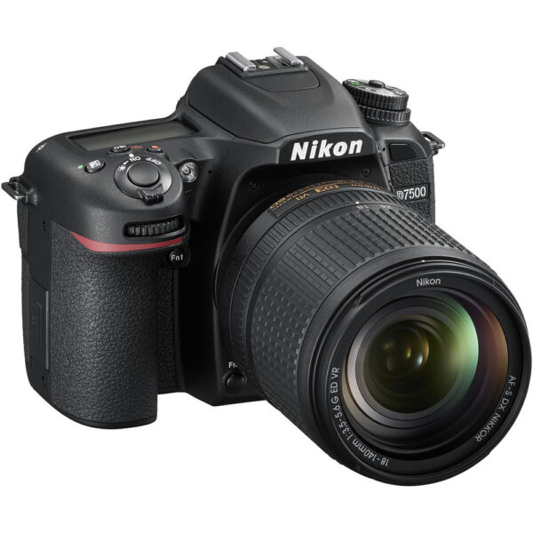 NIKON D7500 + AF-S 18-140MM VR