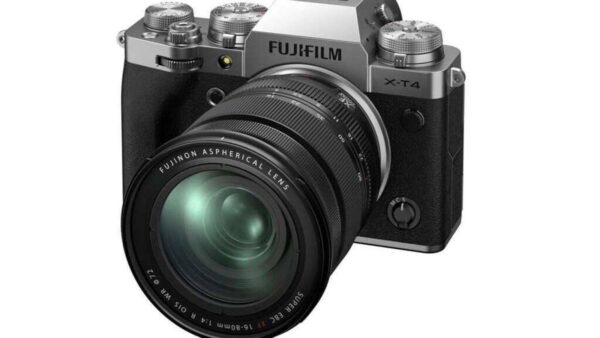 FUJIFILM X-T4 SILVER + XF 16-80MM
