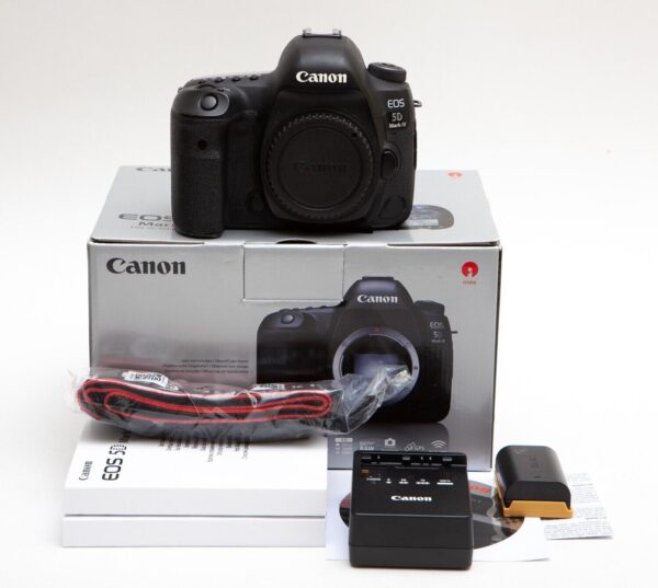 Canon EOS 5D Mark IV Digital SLR Camera Body - Image 6