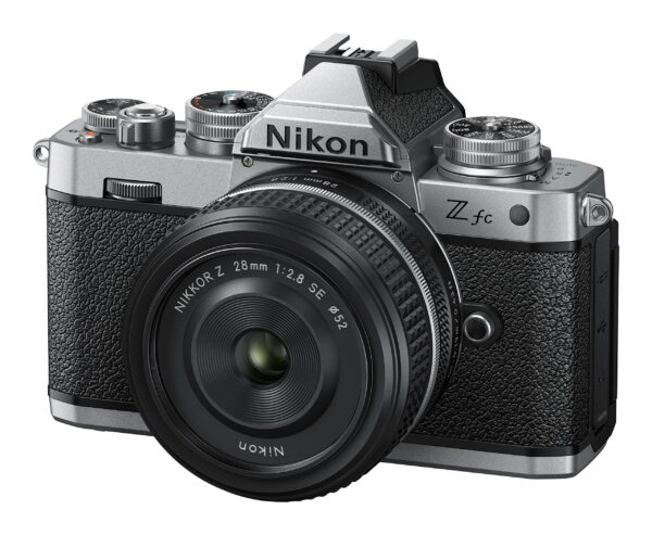 NIKON Z FC + 28 F/2.8 SPECIAL EDITION